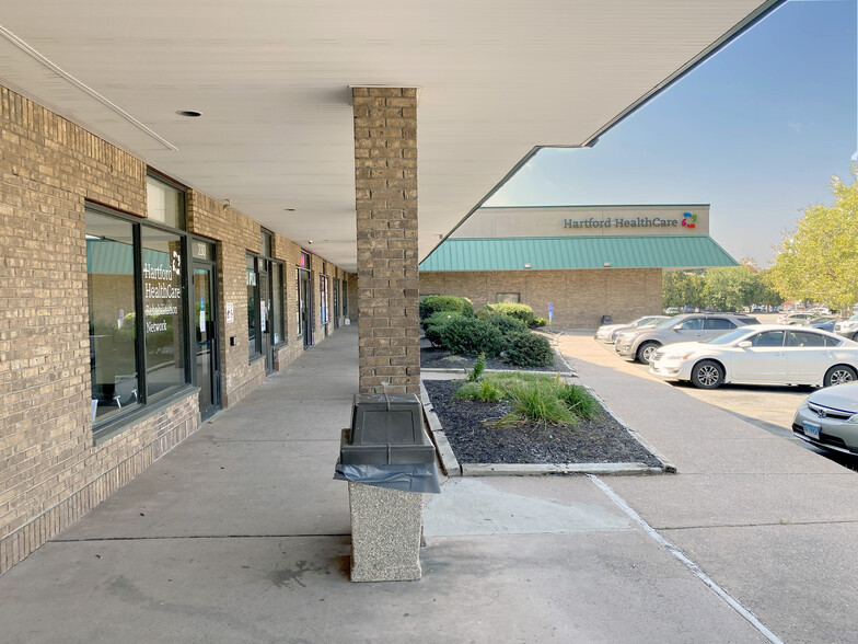 220-260 N Main St, Manchester, CT à louer - Photo de l’immeuble – Image 3 sur 5