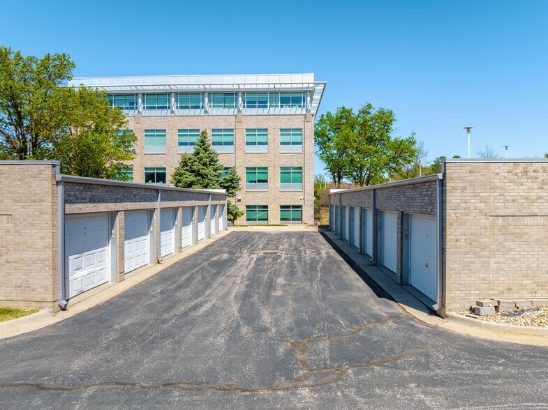 2900 S 70th St, Lincoln, NE à vendre - Photo de l’immeuble – Image 2 sur 6
