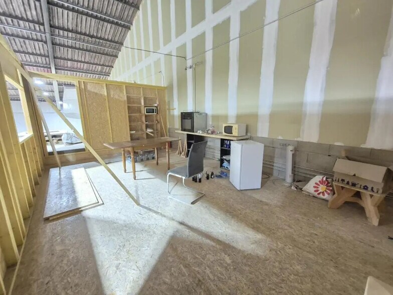 Local d'activités dans Perpignan à vendre - Photo de l’immeuble – Image 3 sur 5