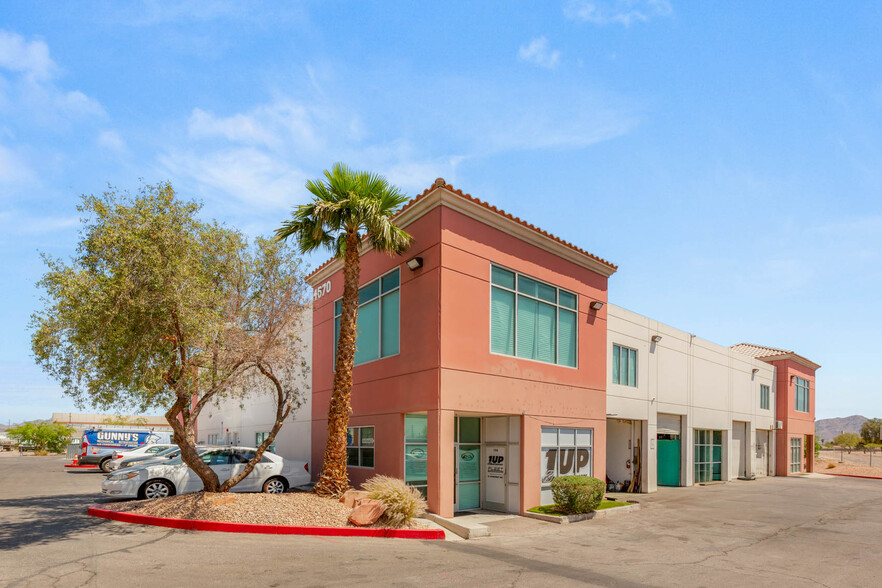 4570 Donovan Way, North Las Vegas, NV à vendre - Photo de l’immeuble – Image 1 sur 85