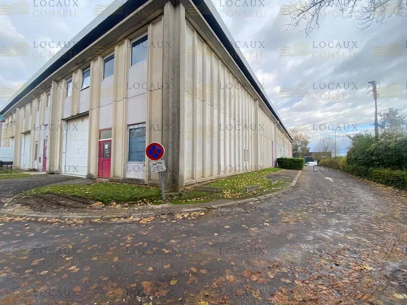 Local d’activités dans Sarcelles à louer Photo principale– Image 1 sur 5