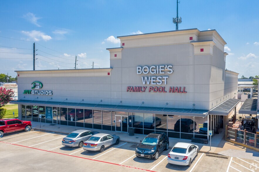 9606-9638 Jones Rd, Houston, TX à louer - Photo de l’immeuble – Image 3 sur 8