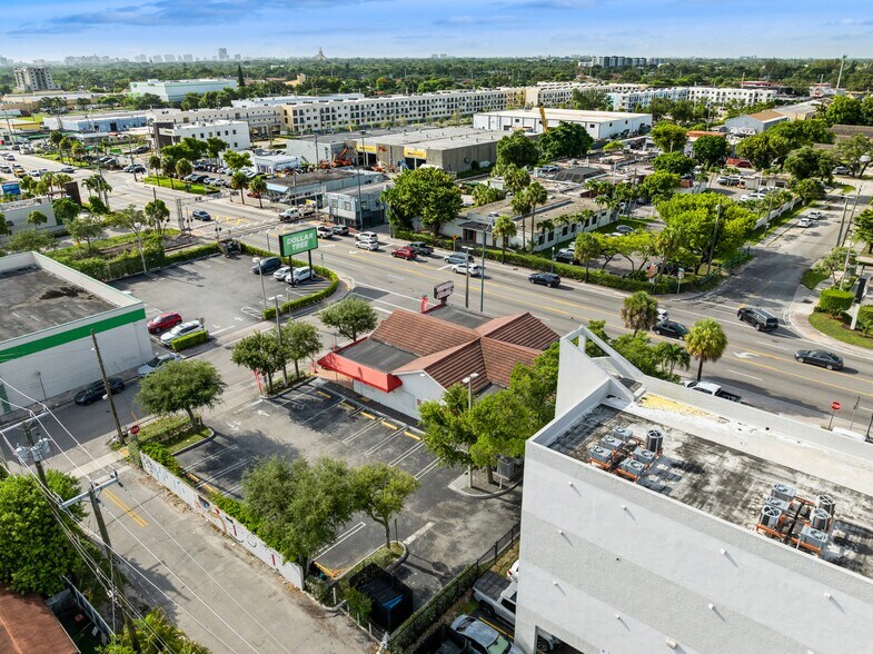 7101 SW 8th St, Miami, FL à vendre - Photo de l’immeuble – Image 3 sur 7