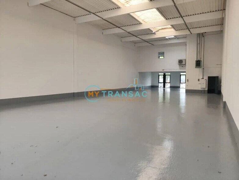 Local d’activités dans Bonneuil-sur-Marne à louer - Photo de l’immeuble – Image 1 sur 6