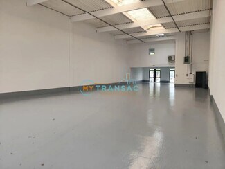 Plus de détails pour Local d'activités à louer