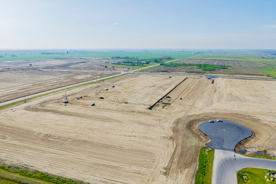Township Road 261, Calgary, AB à vendre - Photo principale – Image 1 sur 2