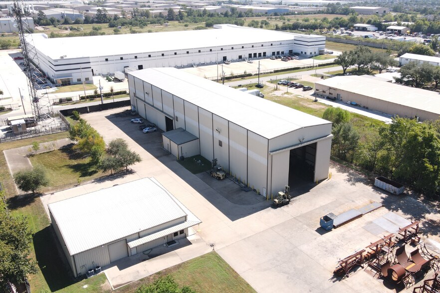 6815 Signat Dr, Houston, TX à louer - Photo de l’immeuble – Image 3 sur 8