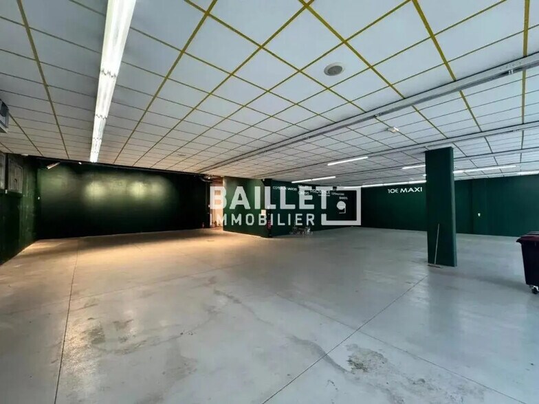 Local commercial dans Vallauris à louer - Photo de l’immeuble – Image 1 sur 19