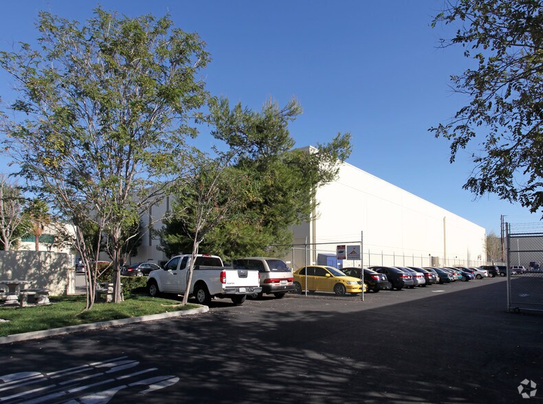 7720 Airport Business Pky, Van Nuys, CA à louer - Photo de l’immeuble – Image 3 sur 3
