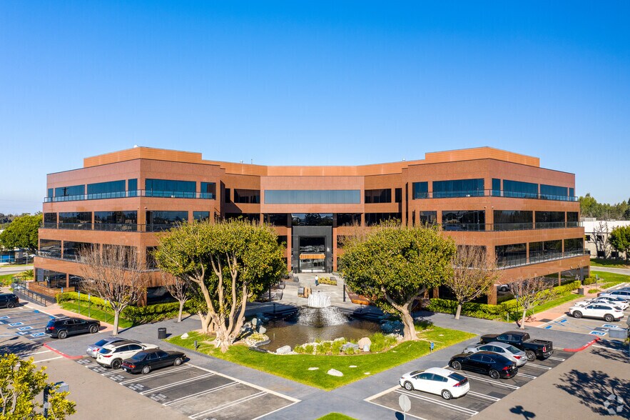 2050 W 190th St, Torrance, CA à louer - Photo de l’immeuble – Image 1 sur 10