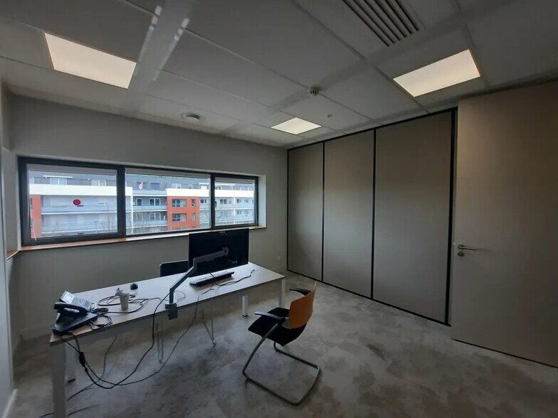 Bureau dans Rouen à louer - Photo de l’immeuble – Image 2 sur 12