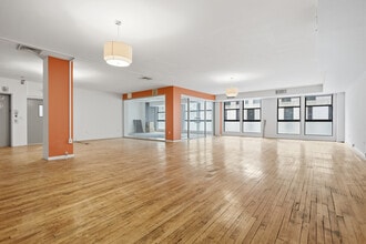 838 Sixth Ave, New York, NY à louer Photo intérieure– Image 1 sur 6