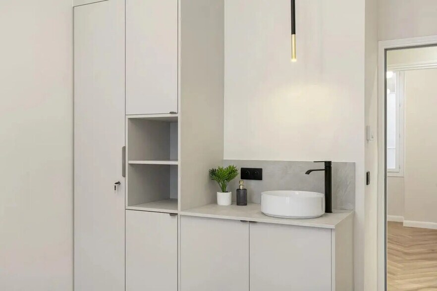 Local commercial dans Nice à louer - Photo de l’immeuble – Image 3 sur 6