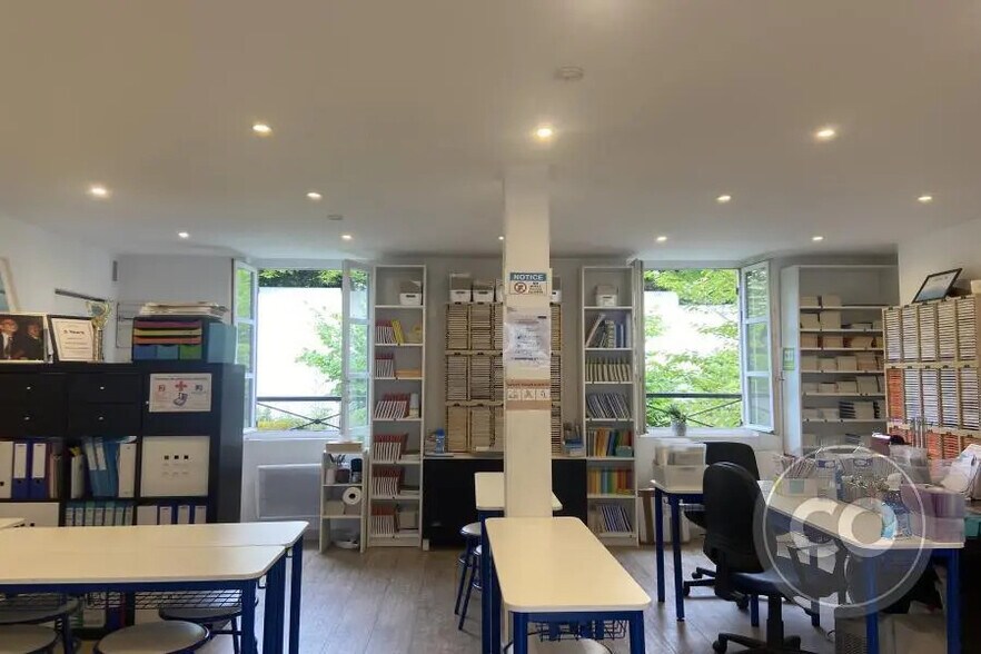 Bureau dans Boulogne-Billancourt à louer - Photo de l’immeuble – Image 1 sur 6