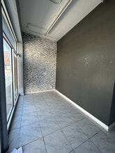 7126 N Ridge Blvd, Chicago, IL à louer Photo intérieure– Image 1 sur 16