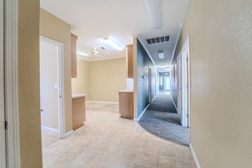 642 Bridge St, Yuba City, CA à vendre - Photo de l’immeuble – Image 2 sur 21