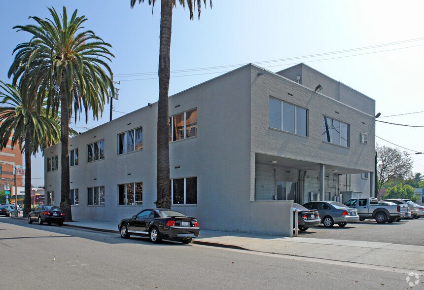 151 N San Vicente Blvd, Beverly Hills, CA à louer - Photo de l’immeuble – Image 3 sur 10