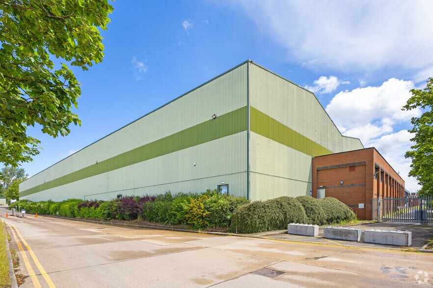 Rotherham Rd, Rotherham à louer - Photo principale – Image 1 sur 4