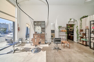 8251-8259 Melrose Ave, Los Angeles, CA à louer Photo intérieure– Image 2 sur 7