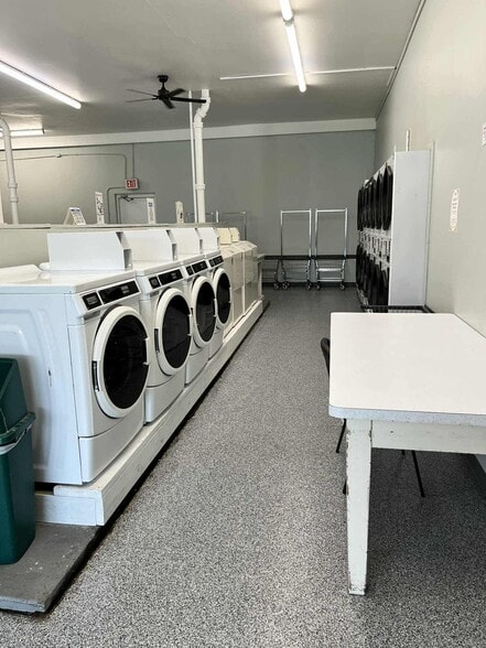 337 Fond du Lac Ave, Fond Du Lac, WI à vendre - Photo intérieure – Image 2 sur 7