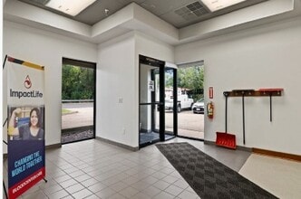 6330-6340 Copps Ave, Monona, WI à louer Photo intérieure– Image 1 sur 5