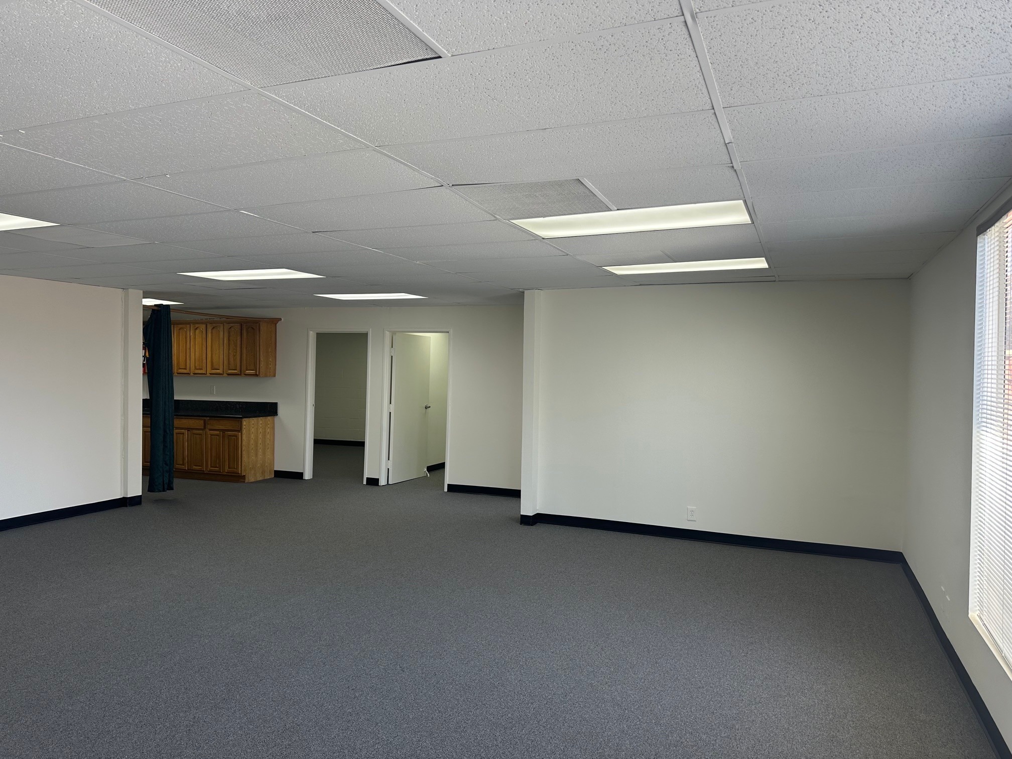 207-209 E Pomona Blvd, Monterey Park, CA à louer Photo intérieure– Image 1 sur 16