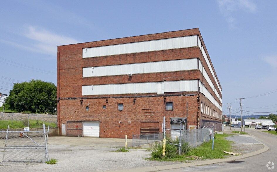 24 Furnace St Ext, McKees Rocks, PA à louer - Photo de l’immeuble – Image 3 sur 6
