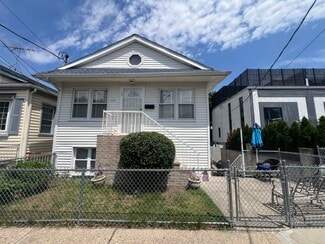 Plus de détails pour 2811 Haring St, Brooklyn, NY - Logement à vendre