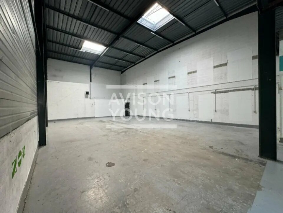 Local d’activités dans Massy à louer Photo de l’immeuble– Image 1 sur 7