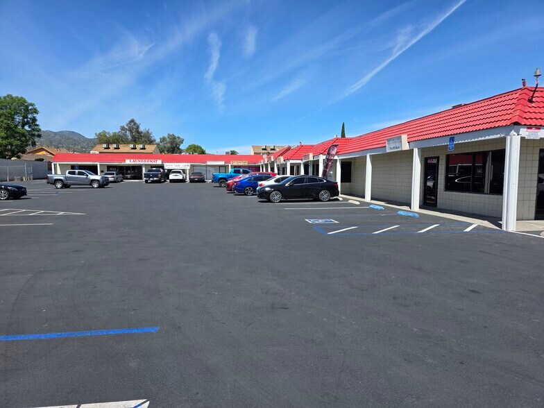 31705-31731 Riverside Dr, Lake Elsinore, CA à louer - Photo principale – Image 1 sur 10