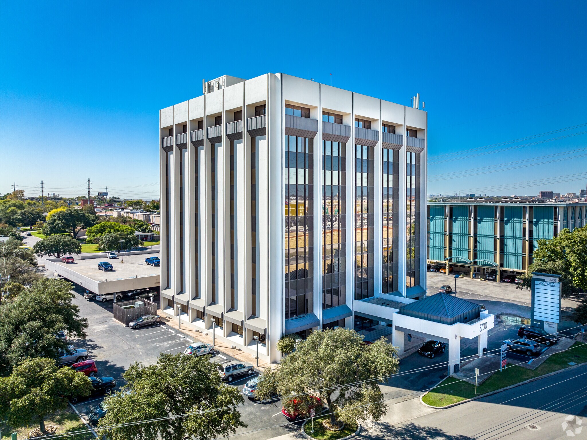 8700 Crownhill Blvd, San Antonio, TX à louer Photo principale– Image 1 sur 5