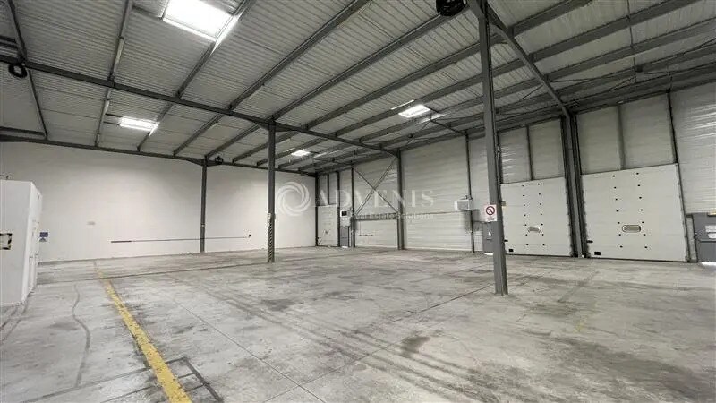 Local d’activités dans Moissy-Cramayel à louer - Photo de l’immeuble – Image 3 sur 12