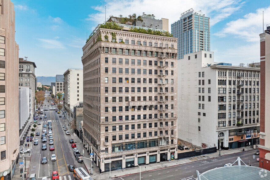 448 S Hill St, Los Angeles, CA à louer - Photo de l’immeuble – Image 3 sur 38