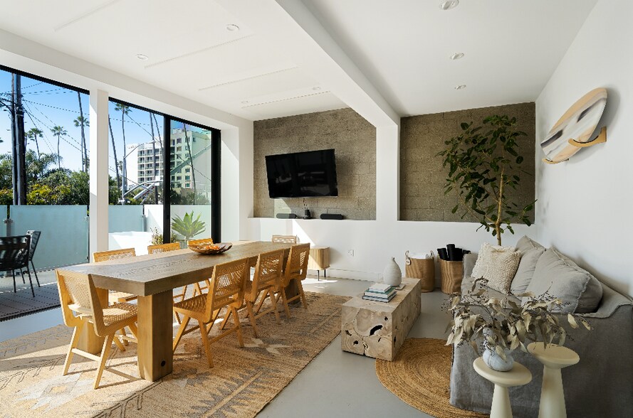 2210 Main St, Santa Monica, CA à louer - Photo de l’immeuble – Image 2 sur 14
