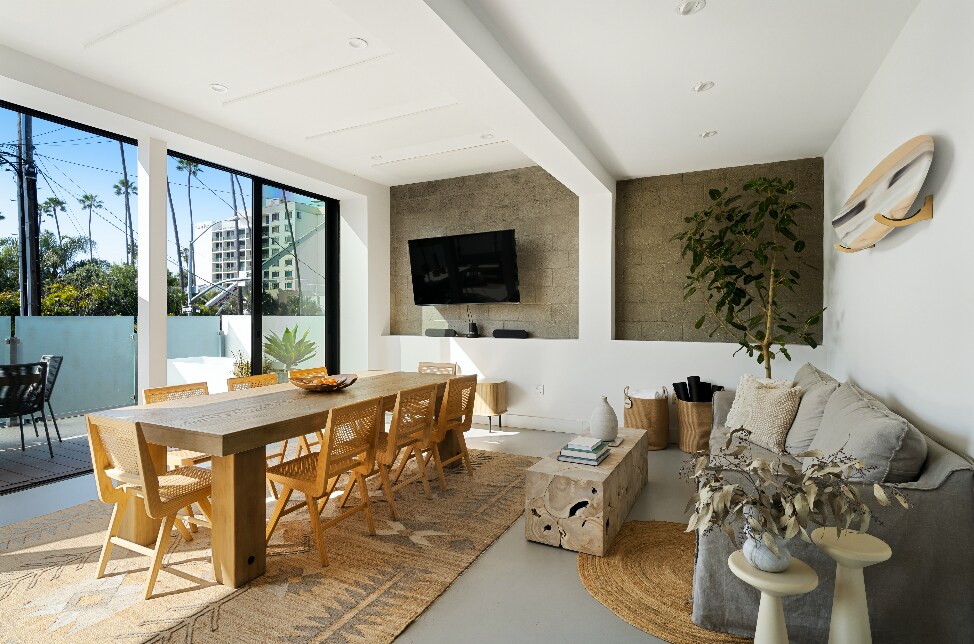 2210 Main St, Santa Monica, CA à louer Photo principale– Image 1 sur 15