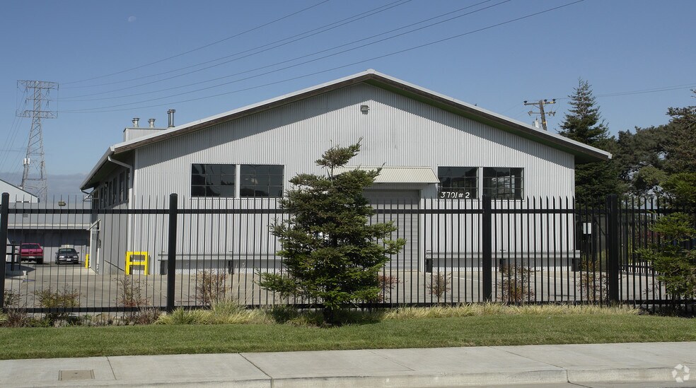 3701 Collins Ave, Richmond, CA à louer - Photo de l’immeuble – Image 2 sur 5