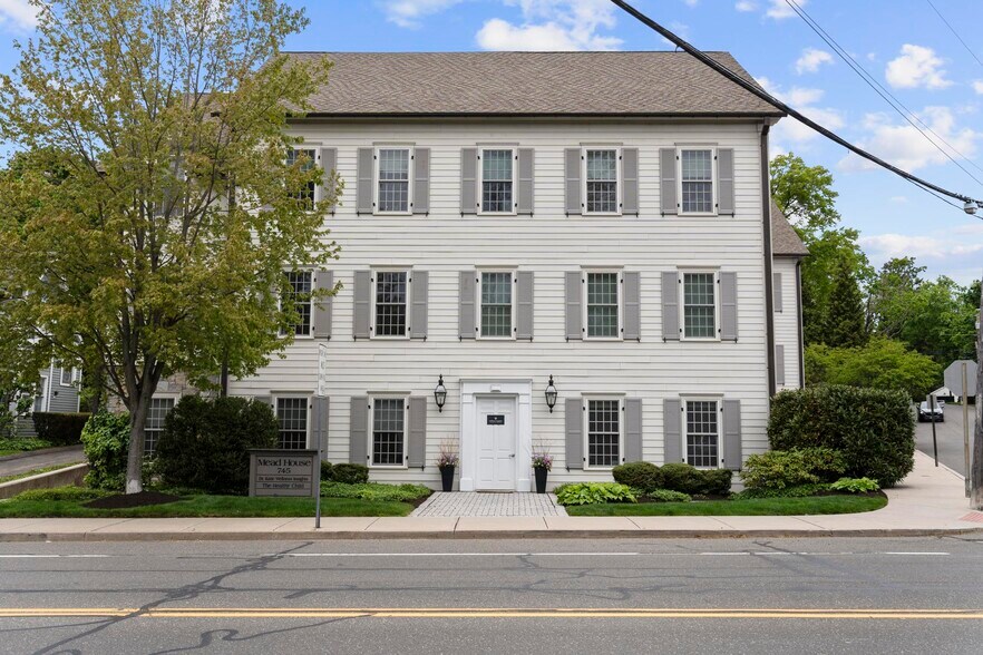 745 Boston Post Rd, Darien, CT à vendre - Photo de l’immeuble – Image 2 sur 39