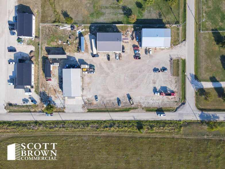 5350 Ganzer Rd W, Krum, TX à louer - Photo de l’immeuble – Image 2 sur 10