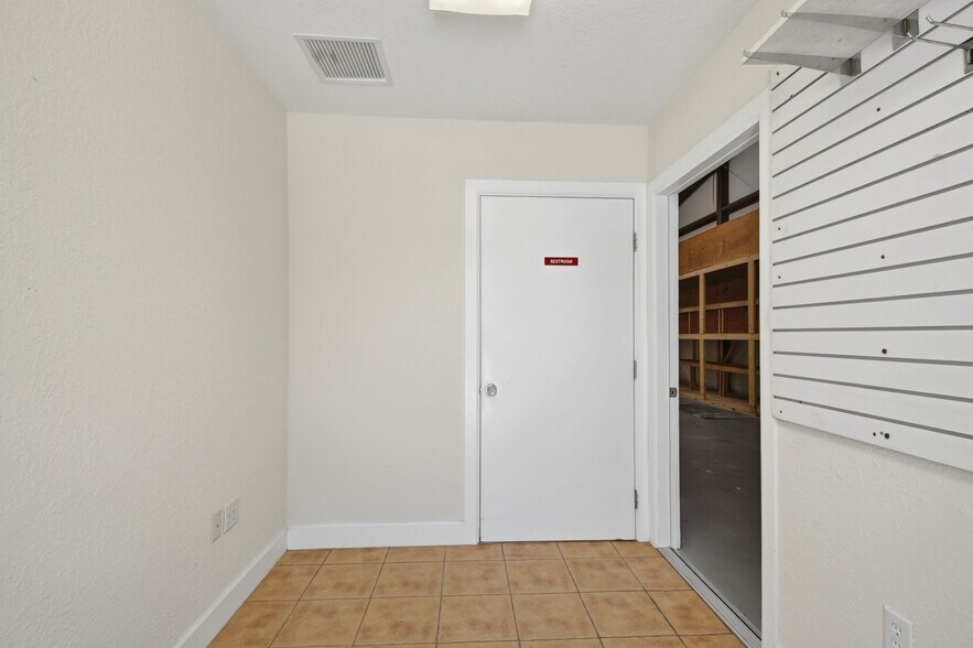 200 Waler Way, Saint Augustine, FL à louer - Photo de l’immeuble – Image 3 sur 21