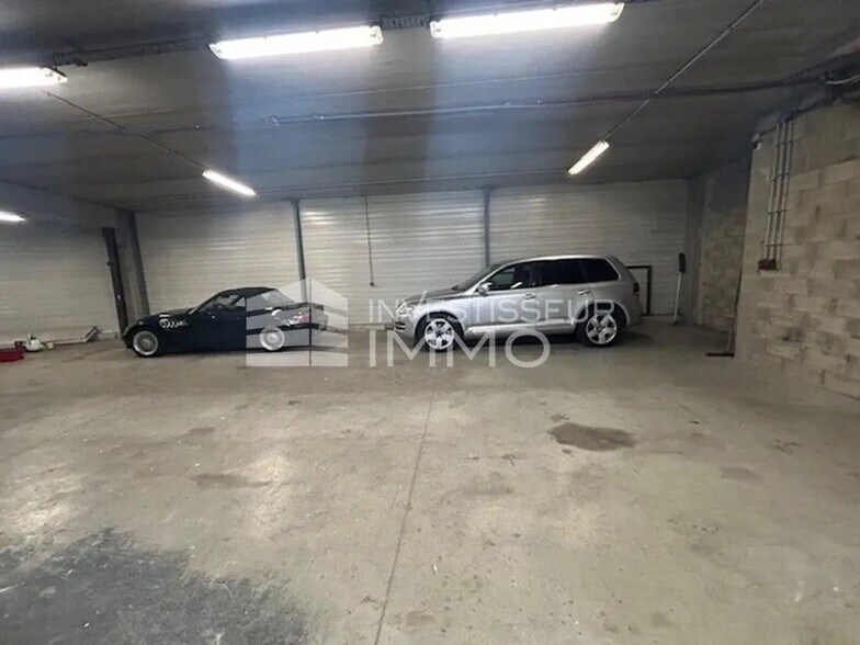 Local d'activités dans Stains à vendre - Photo de l’immeuble – Image 2 sur 7