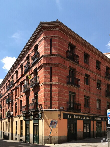 Calle del Acuerdo, 17, Madrid, Madrid à louer - Photo de l’immeuble – Image 2 sur 3