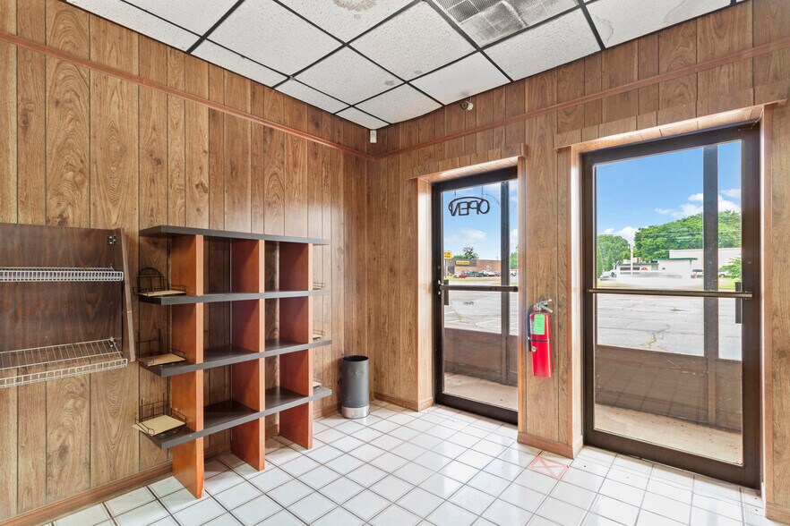 911 N Broadway Ave, Ada, OK à vendre - Photo intérieure – Image 3 sur 51