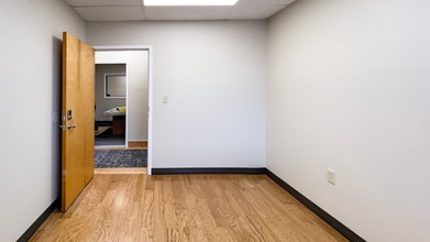 210 Pomeroy Ave, Meriden, CT à louer Photo intérieure– Image 2 sur 12