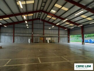 Plus de détails pour Local d'activités à louer