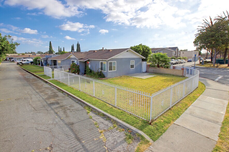 5540 Clara St, Bell Gardens, CA à vendre - Photo de l’immeuble – Image 2 sur 9