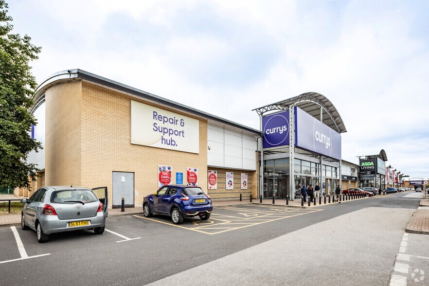 9-15 Valley Rd, Bradford à vendre - Photo principale – Image 1 sur 1