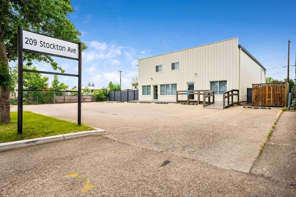 209 Stockton Av, Okotoks, AB à vendre Photo de l’immeuble– Image 1 sur 11
