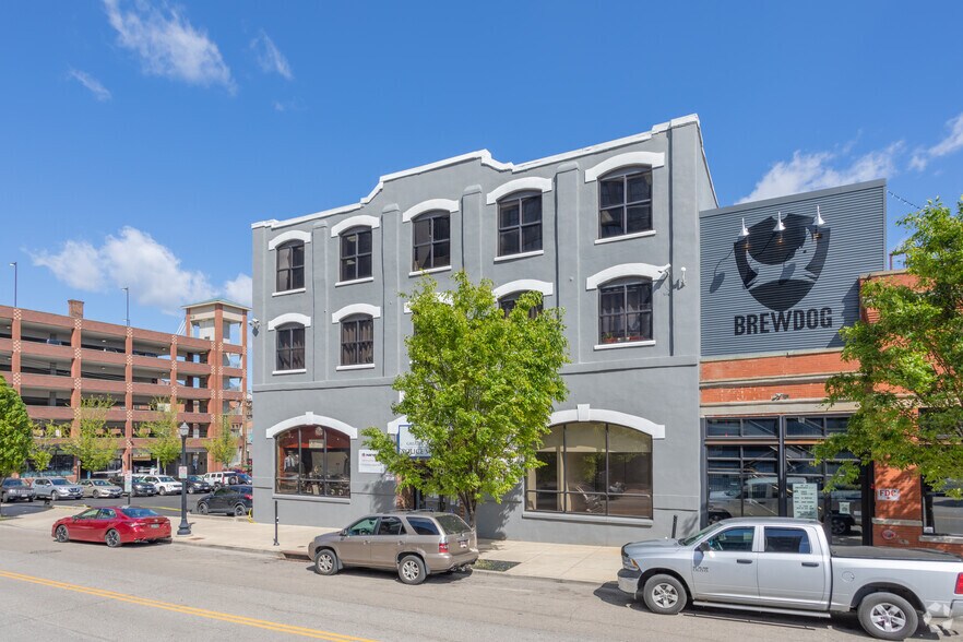 308 Reading Rd, Cincinnati, OH à louer - Photo principale – Image 1 sur 2