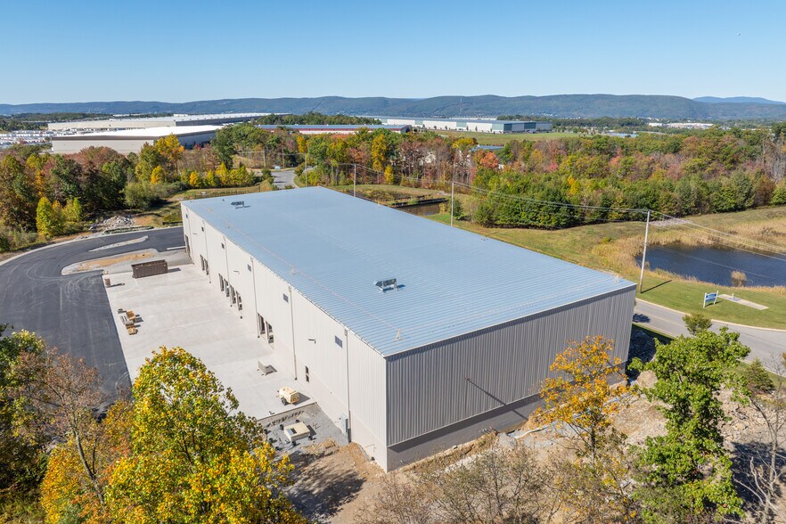 485-495 Research Dr, Pittston Township, PA à louer - Photo de la construction – Image 3 sur 3