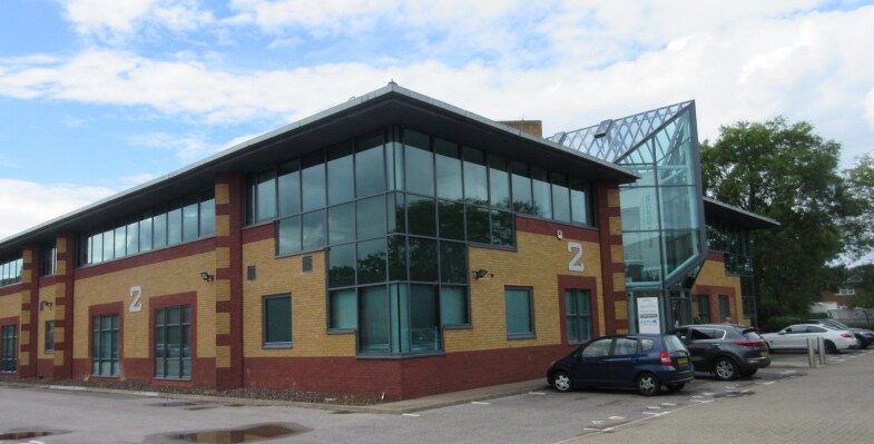Albert Dr, Woking à louer - Photo principale – Image 1 sur 1
